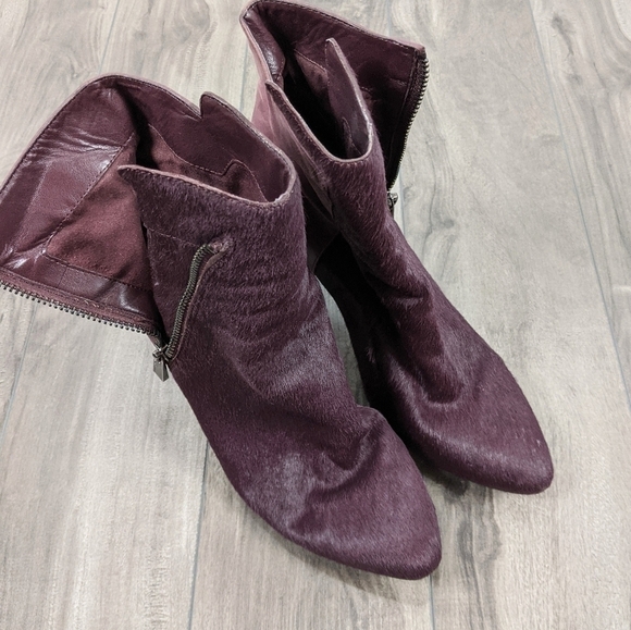 VINCE Camuto 7.5 Purple Cow Hair Leather Booties - Picture 6 of 9